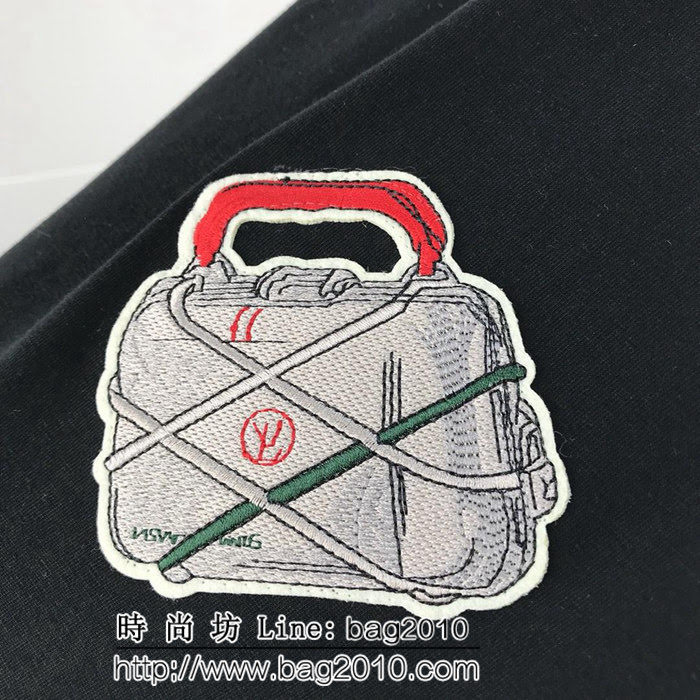 LV路易威登 勳章刺繡貼圖系列 19ss早春新款 百搭款 黑色絲光棉短袖 男女同款 ydi1873
